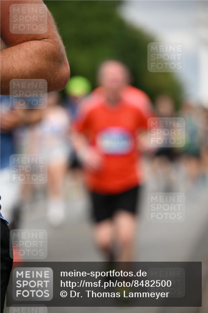 29.06.2025 - hella hamburg halbmarathon Dr. Thomas Lammeyer http://msf.ph/oto/8482500 29.06.2025 10:20:39 Kennedybrücke 1244, 1599, 1602, 1825, 2165, 2347, 2803, 2912, 3023, 3030, 3088, 3134, 3156, 3176, 3484, 3648, 3687, 4478, 4637, 5036, 6024, 6742, 6935, 7158, 7358, 7753, 7792, 7924, 7928, 8263, 8295, 8317, 8597, 8619, 8645, 8707, 8847, 8857, 9091, 9332, 9492, 9628, 9664, 9676, 9810, 9891, 10076, 10575, 11236, 11335, 11344, 11345, 11410, 11428 meine-sportfotos.de