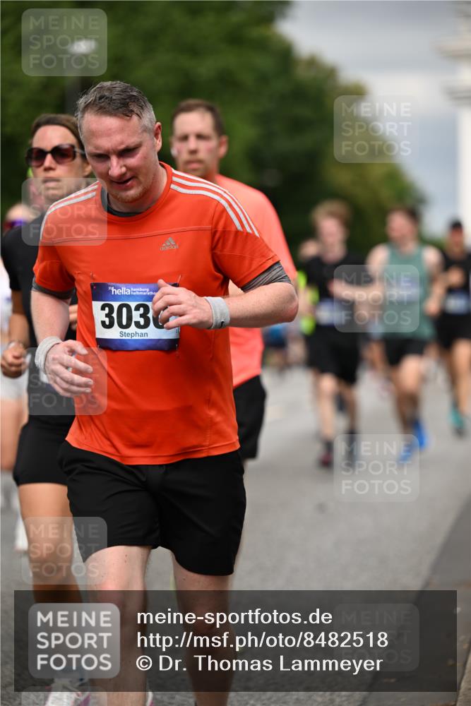 29.06.2025 - hella hamburg halbmarathon Dr. Thomas Lammeyer http://msf.ph/oto/8482518 29.06.2025 10:20:40 Kennedybrücke 1244, 1599, 1602, 1825, 2165, 2347, 2803, 2912, 3023, 3030, 3088, 3134, 3156, 3176, 3484, 3648, 3687, 4478, 4637, 5036, 6024, 6742, 6935, 7158, 7358, 7753, 7792, 7924, 7928, 8263, 8295, 8317, 8597, 8619, 8645, 8707, 8847, 8857, 9091, 9208, 9332, 9492, 9628, 9664, 9676, 9810, 9891, 10076, 10391, 10575, 11236, 11335, 11344, 11345, 11410, 11428 meine-sportfotos.de