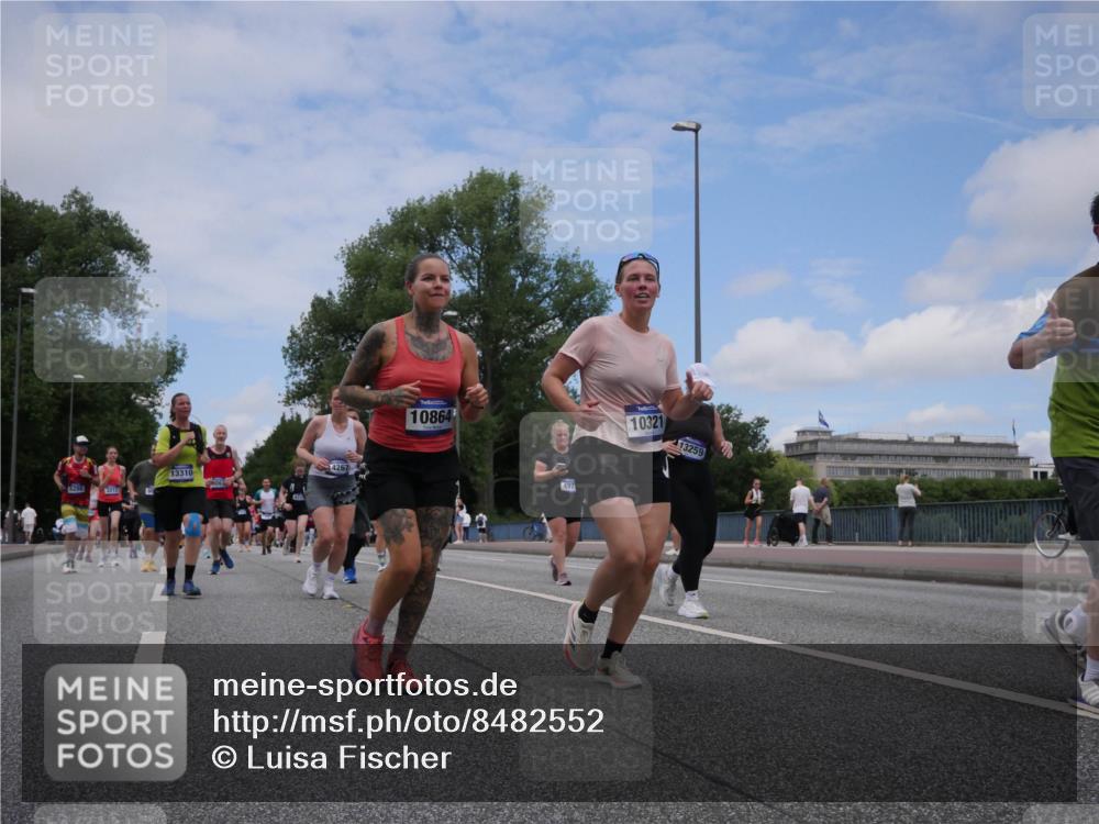 29.06.2025 - hella hamburg halbmarathon Luisa Fischer http://msf.ph/oto/8482552 29.06.2025 11:22:56 Kennedybrücke 5288, 13310, 10864, 497, 10321, 13259, 3212, 3521, 3522, 4977, 5017, 5288, 5311, 5488, 6061, 7183, 7184, 8126, 9665, 10085, 10176, 10321, 10864 meine-sportfotos.de