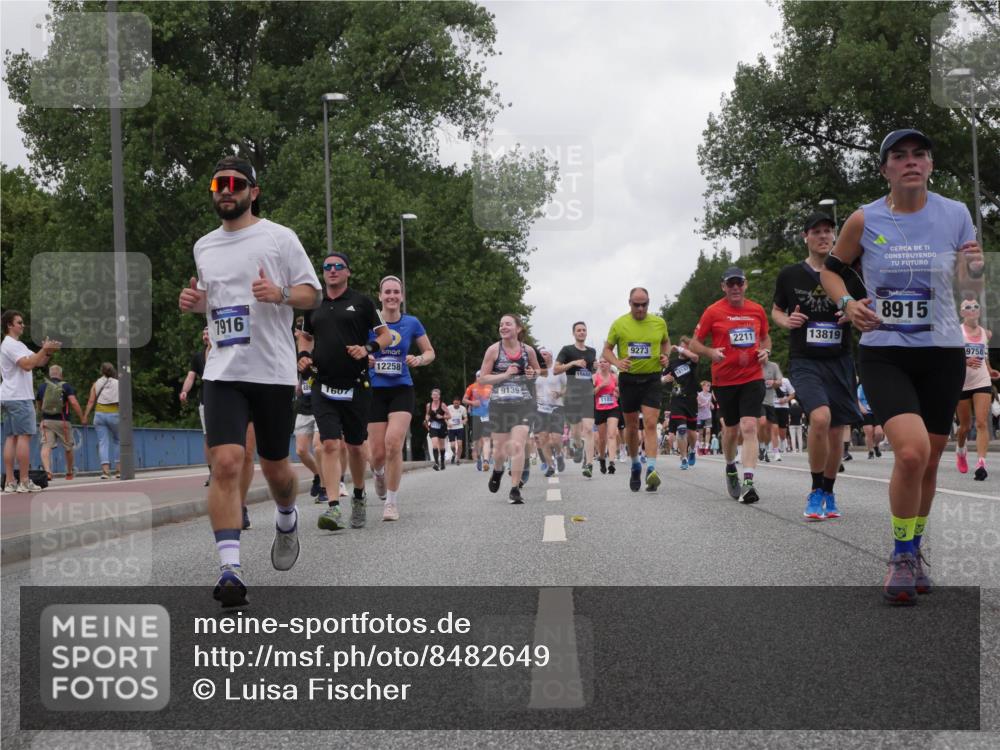 29.06.2025 - hella hamburg halbmarathon Luisa Fischer http://msf.ph/oto/8482649 29.06.2025 10:50:50 Kennedybrücke 7916, 1607, 12258, 9139, 1568, 1185, 9273, 2211, 13819, 8915, 9758, 1618, 2211, 2491, 2500, 4342, 5700, 7240, 9758 meine-sportfotos.de