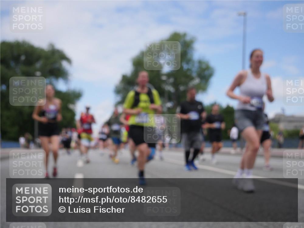 29.06.2025 - hella hamburg halbmarathon Luisa Fischer http://msf.ph/oto/8482655 29.06.2025 11:22:58 Kennedybrücke 2326, 3212, 3521, 3522, 3971, 4055, 4977, 5017, 5288, 5311, 5488, 6061, 7183, 7184, 7311, 8126, 9665, 10085, 10176, 10321, 10864 meine-sportfotos.de