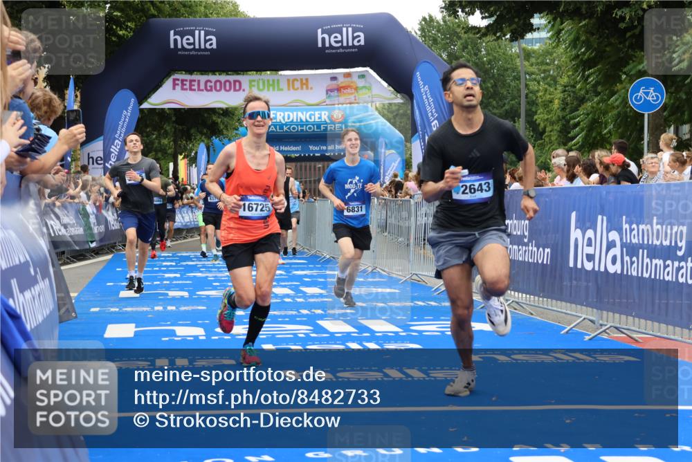 29.06.2025 - hella hamburg halbmarathon Strokosch-Dieckow http://msf.ph/oto/8482733 29.06.2025 10:45:29 Ziel 1697, 2138, 2415, 5623, 6831, 8374, 8668, 11291, 11495, 12154, 12277, 12643, 14062, 14703, 15666, 16725, 18407, 18638, 18878 meine-sportfotos.de