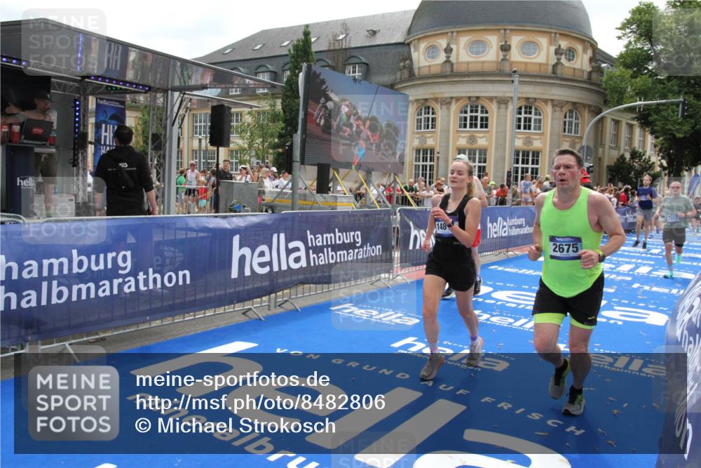 29.06.2025 - hella hamburg halbmarathon Michael Strokosch http://msf.ph/oto/8482806 29.06.2025 10:42:23 Ziel 1312, 1903, 2675, 6639, 6770, 7865, 11907, 13746, 13807, 14226, 14811, 15175, 15270, 15654, 16281, 16660, 17182, 18330 meine-sportfotos.de