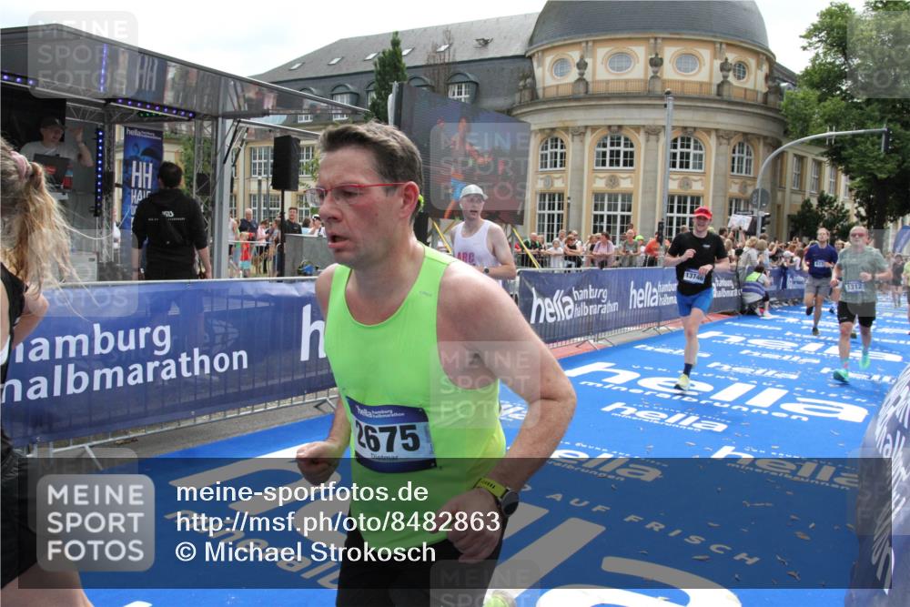 29.06.2025 - hella hamburg halbmarathon Michael Strokosch http://msf.ph/oto/8482863 29.06.2025 10:42:24 Ziel 1256, 1312, 1903, 2675, 3523, 6639, 6770, 7693, 7865, 11907, 13746, 13807, 14226, 14811, 15095, 15175, 15270, 15654, 16281, 16660, 18330 meine-sportfotos.de
