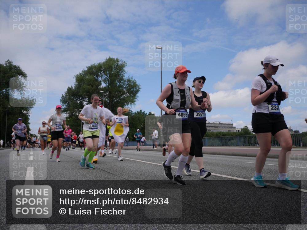 29.06.2025 - hella hamburg halbmarathon Luisa Fischer http://msf.ph/oto/8482934 29.06.2025 11:23:06 Kennedybrücke 12853, 8032, 16774, 11082, 4055, 3971, 232, 2326, 3212, 3971, 4055, 4515, 5311, 5488, 6262, 6789, 7183, 7184, 7311, 8032, 8081, 8507, 9919 meine-sportfotos.de