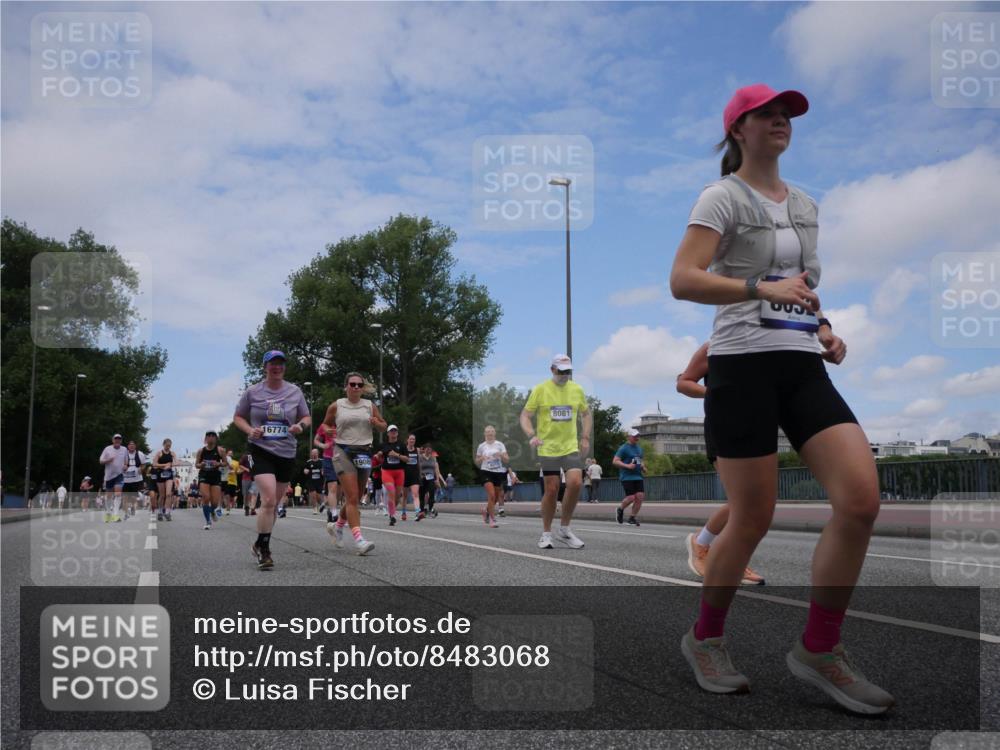 29.06.2025 - hella hamburg halbmarathon Luisa Fischer http://msf.ph/oto/8483068 29.06.2025 11:23:09 Kennedybrücke 16774, 8081, 2326, 2947, 3217, 3971, 4055, 4515, 5792, 6262, 6263, 6789, 7183, 7311, 8032, 8081, 8507, 9046, 9053, 9919 meine-sportfotos.de
