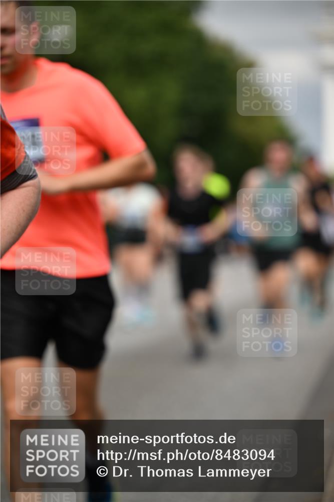 29.06.2025 - hella hamburg halbmarathon Dr. Thomas Lammeyer http://msf.ph/oto/8483094 29.06.2025 10:20:41 Kennedybrücke 1244, 1599, 1602, 1825, 2347, 2912, 3023, 3030, 3088, 3134, 3156, 3176, 3484, 3648, 3687, 4478, 4637, 5036, 6024, 6742, 6935, 7257, 7358, 7360, 7753, 7792, 7924, 7928, 8263, 8317, 8597, 8619, 8645, 8707, 8847, 8857, 9091, 9208, 9332, 9492, 9628, 9664, 9676, 9810, 9891, 10076, 10391, 10575, 11236, 11335, 11344, 11345, 11410, 11428 meine-sportfotos.de