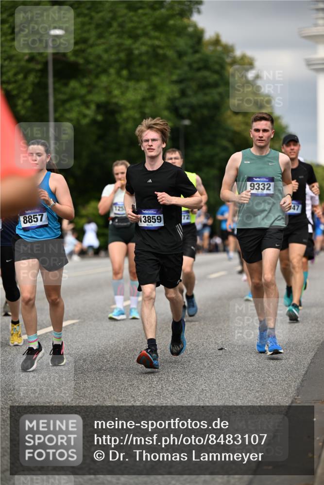 29.06.2025 - hella hamburg halbmarathon Dr. Thomas Lammeyer http://msf.ph/oto/8483107 29.06.2025 10:20:41 Kennedybrücke 1244, 1599, 1602, 1825, 2347, 2912, 3023, 3030, 3088, 3134, 3156, 3176, 3484, 3648, 3687, 4478, 4637, 5036, 6024, 6742, 6935, 7257, 7358, 7360, 7753, 7792, 7924, 7928, 8263, 8317, 8597, 8619, 8645, 8707, 8847, 8857, 9091, 9208, 9332, 9492, 9628, 9664, 9676, 9810, 9891, 10076, 10391, 10575, 11236, 11335, 11344, 11345, 11410, 11428 meine-sportfotos.de