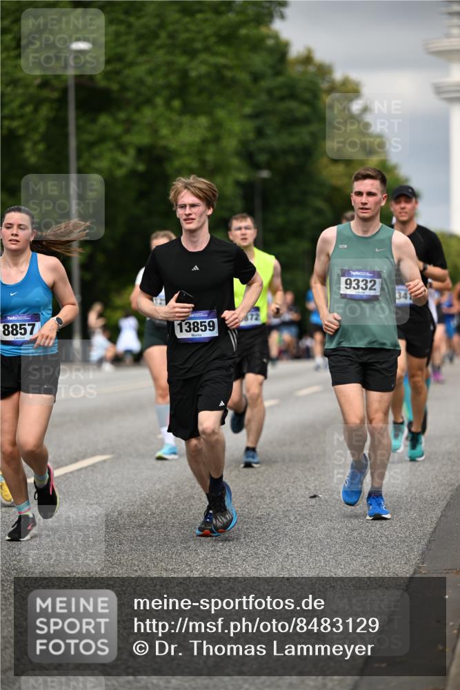 29.06.2025 - hella hamburg halbmarathon Dr. Thomas Lammeyer http://msf.ph/oto/8483129 29.06.2025 10:20:41 Kennedybrücke 1244, 1599, 1602, 1825, 2347, 2912, 3023, 3030, 3088, 3134, 3156, 3176, 3484, 3648, 3687, 4478, 4637, 5036, 6024, 6742, 6935, 7257, 7358, 7360, 7753, 7792, 7924, 7928, 8263, 8317, 8597, 8619, 8645, 8707, 8847, 8857, 9091, 9208, 9332, 9492, 9628, 9664, 9676, 9810, 9891, 10076, 10391, 10575, 11236, 11335, 11344, 11345, 11410, 11428 meine-sportfotos.de