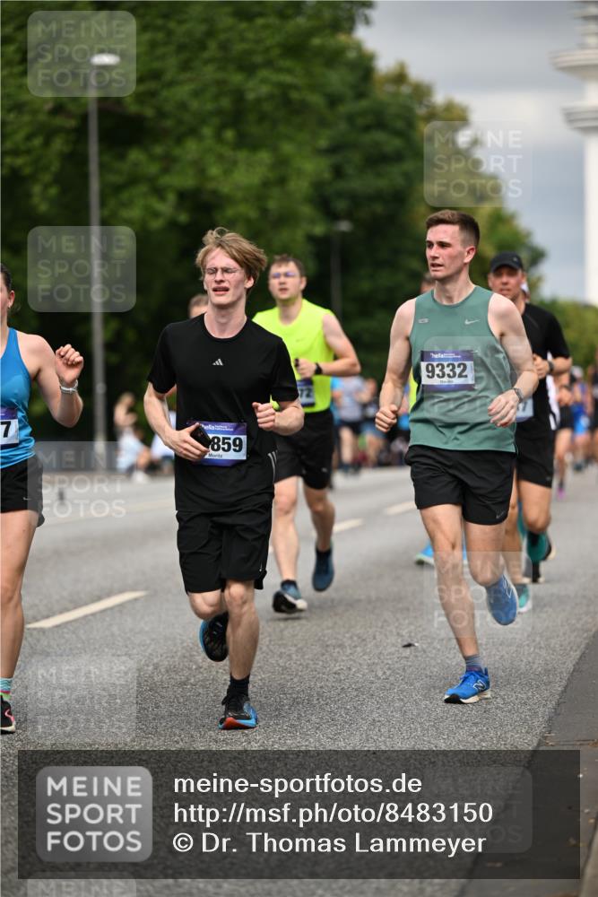 29.06.2025 - hella hamburg halbmarathon Dr. Thomas Lammeyer http://msf.ph/oto/8483150 29.06.2025 10:20:42 Kennedybrücke 1240, 1244, 1599, 1602, 1825, 2347, 2912, 3023, 3030, 3088, 3134, 3156, 3176, 3484, 3648, 3687, 4478, 5036, 6024, 6742, 6935, 7257, 7358, 7360, 7376, 7753, 7792, 7924, 7928, 8263, 8317, 8597, 8619, 8645, 8707, 8847, 8857, 9091, 9208, 9332, 9492, 9628, 9664, 9676, 9891, 10076, 10165, 10391, 10575, 11236, 11335, 11344, 11345, 11410, 11428 meine-sportfotos.de
