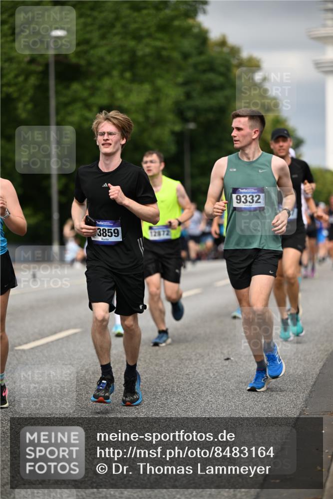 29.06.2025 - hella hamburg halbmarathon Dr. Thomas Lammeyer http://msf.ph/oto/8483164 29.06.2025 10:20:42 Kennedybrücke 1240, 1244, 1599, 1602, 1825, 2347, 2912, 3023, 3030, 3088, 3134, 3156, 3176, 3484, 3648, 3687, 4478, 5036, 6024, 6742, 6935, 7257, 7358, 7360, 7376, 7753, 7792, 7924, 7928, 8263, 8317, 8597, 8619, 8645, 8707, 8847, 8857, 9091, 9208, 9332, 9492, 9628, 9664, 9676, 9891, 10076, 10165, 10391, 10575, 11236, 11335, 11344, 11345, 11410, 11428 meine-sportfotos.de