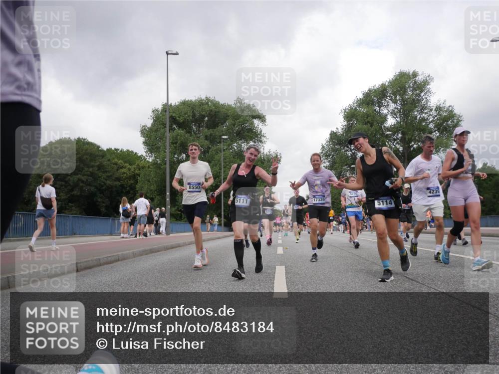 29.06.2025 - hella hamburg halbmarathon Luisa Fischer http://msf.ph/oto/8483184 29.06.2025 10:51:04 Kennedybrücke 8550, 5111, 8270, 5796, 17339, 4239, 5114, 1073, 1430, 1523, 2163, 2320, 2407, 3679, 4239, 5796, 6255, 6256, 8105, 8158, 8270, 9356, 10658, 10777 meine-sportfotos.de