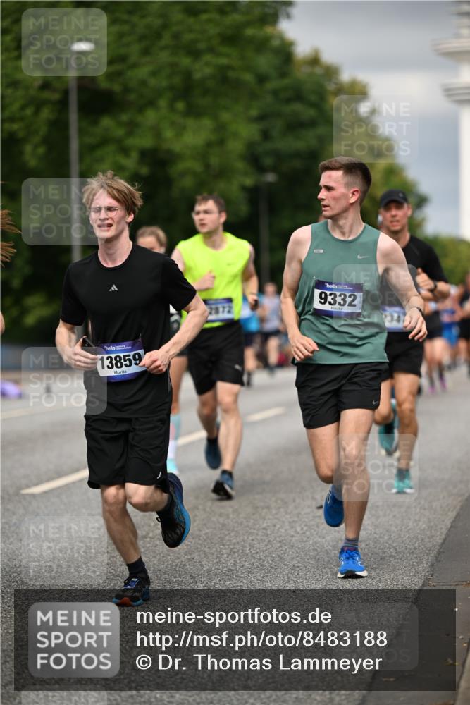 29.06.2025 - hella hamburg halbmarathon Dr. Thomas Lammeyer http://msf.ph/oto/8483188 29.06.2025 10:20:42 Kennedybrücke 1240, 1244, 1599, 1602, 1825, 2347, 2912, 3023, 3030, 3088, 3134, 3156, 3176, 3484, 3648, 3687, 4478, 5036, 6024, 6742, 6935, 7257, 7358, 7360, 7376, 7753, 7792, 7924, 7928, 8263, 8317, 8597, 8619, 8645, 8707, 8847, 8857, 9091, 9208, 9332, 9492, 9628, 9664, 9676, 9891, 10076, 10165, 10391, 10575, 11236, 11335, 11344, 11345, 11410, 11428 meine-sportfotos.de