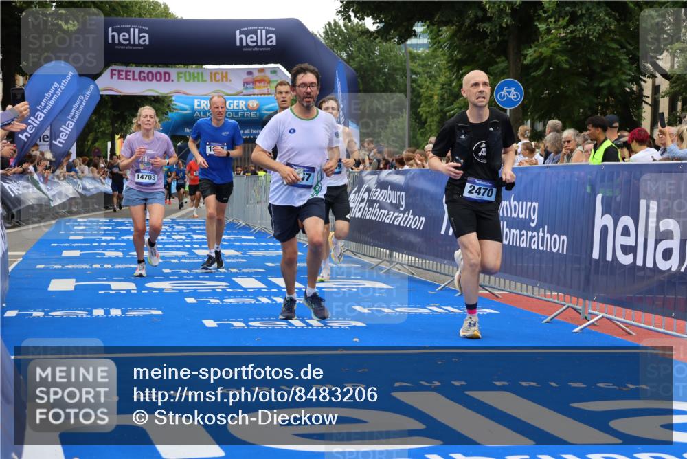 29.06.2025 - hella hamburg halbmarathon Strokosch-Dieckow http://msf.ph/oto/8483206 29.06.2025 10:45:21 Ziel 1697, 2188, 2367, 2470, 3186, 5706, 9105, 10064, 11469, 12277, 12643, 12783, 14703, 15563, 15636, 15741, 15760, 16513, 16725, 17499, 18407, 18638 meine-sportfotos.de