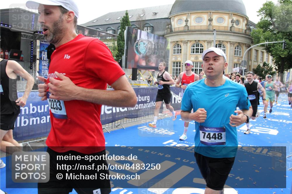 29.06.2025 - hella hamburg halbmarathon Michael Strokosch http://msf.ph/oto/8483250 29.06.2025 10:42:34 Ziel 1209, 1353, 1735, 1800, 1962, 2233, 4235, 7116, 7448, 7508, 7734, 13446, 15623, 16295, 16333, 17016, 17637, 17733, 17911, 18680 meine-sportfotos.de