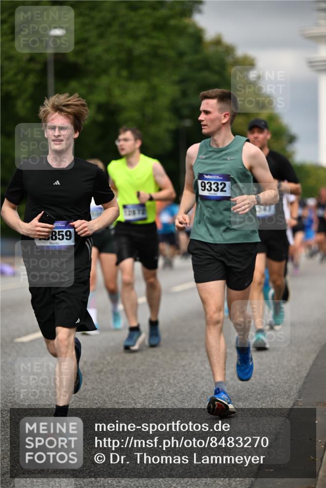 29.06.2025 - hella hamburg halbmarathon Dr. Thomas Lammeyer http://msf.ph/oto/8483270 29.06.2025 10:20:42 Kennedybrücke 1240, 1244, 1599, 1602, 1825, 2347, 2912, 3023, 3030, 3088, 3134, 3156, 3176, 3484, 3648, 3687, 4478, 5036, 6024, 6742, 6935, 7257, 7358, 7360, 7376, 7753, 7792, 7924, 7928, 8263, 8317, 8597, 8619, 8645, 8707, 8847, 8857, 9091, 9208, 9332, 9492, 9628, 9664, 9676, 9891, 10076, 10165, 10391, 10575, 11236, 11335, 11344, 11345, 11410, 11428 meine-sportfotos.de