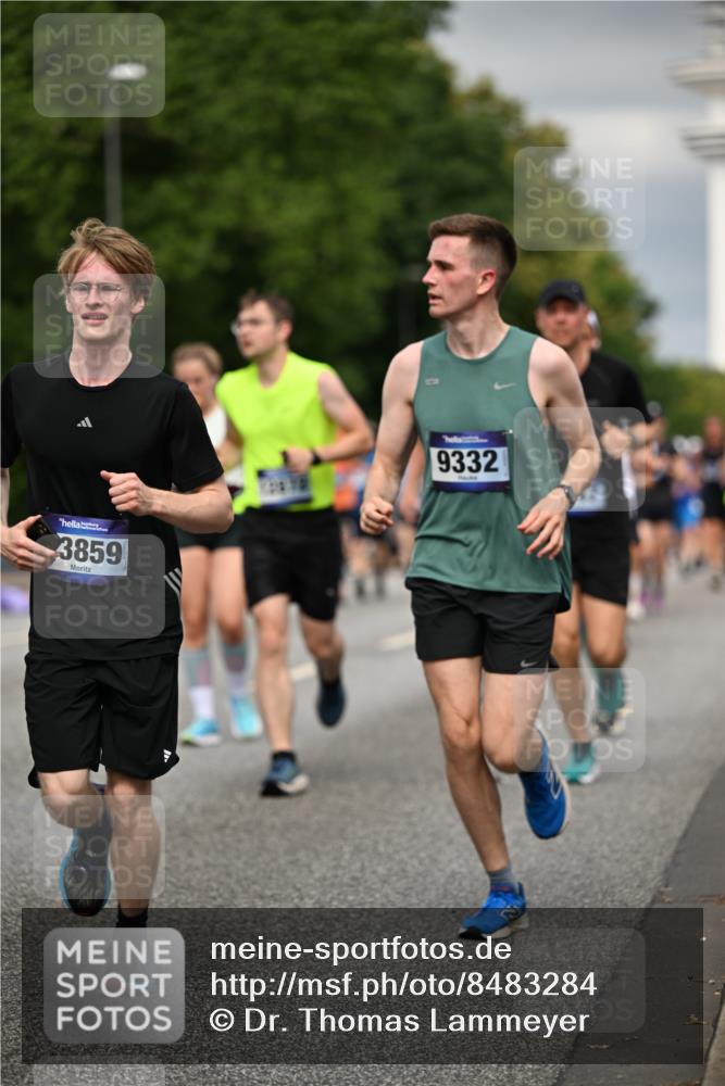 29.06.2025 - hella hamburg halbmarathon Dr. Thomas Lammeyer http://msf.ph/oto/8483284 29.06.2025 10:20:42 Kennedybrücke 1240, 1244, 1599, 1602, 1825, 2347, 2912, 3023, 3030, 3088, 3134, 3156, 3176, 3484, 3648, 3687, 4478, 5036, 6024, 6742, 6935, 7257, 7358, 7360, 7376, 7753, 7792, 7924, 7928, 8263, 8317, 8597, 8619, 8645, 8707, 8847, 8857, 9091, 9208, 9332, 9492, 9628, 9664, 9676, 9891, 10076, 10165, 10391, 10575, 11236, 11335, 11344, 11345, 11410, 11428 meine-sportfotos.de