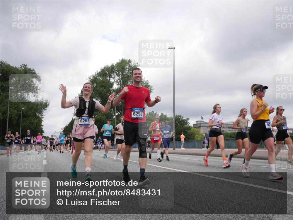 29.06.2025 - hella hamburg halbmarathon Luisa Fischer http://msf.ph/oto/8483431 29.06.2025 10:51:12 Kennedybrücke 6255, 4974, 6256, 2163, 2882, 93, 1014, 1434, 2163, 2407, 2418, 2882, 4974, 6255, 6256, 6879, 9018, 9356, 10075, 10777 meine-sportfotos.de