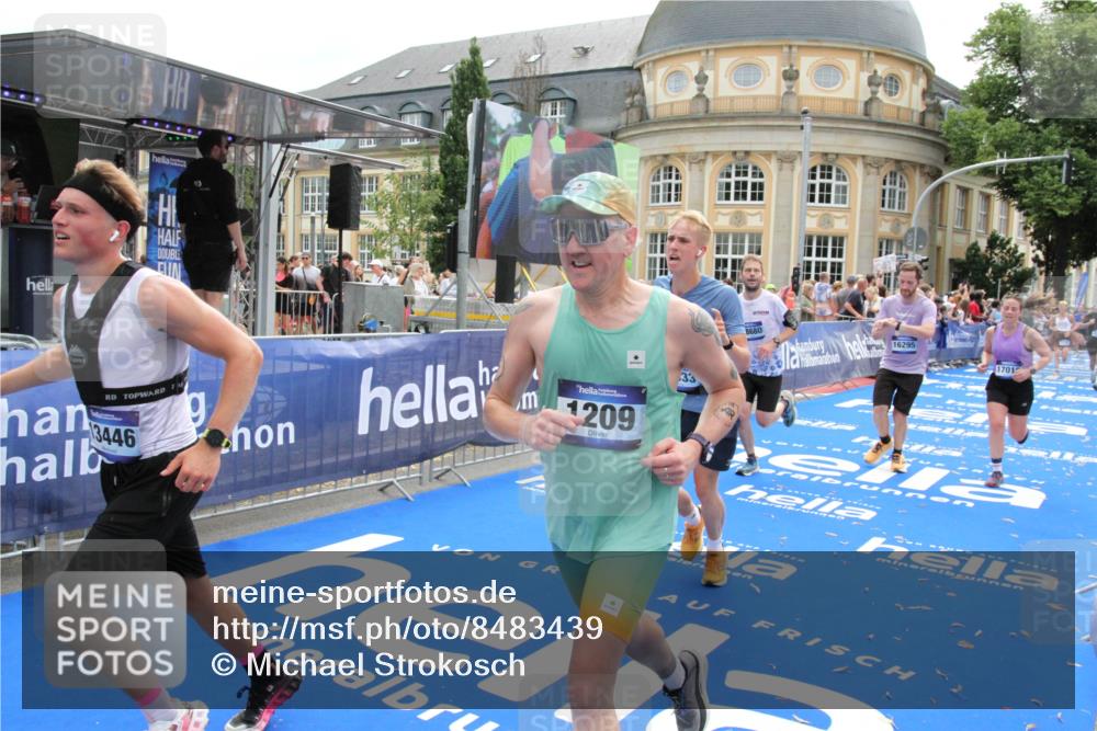 29.06.2025 - hella hamburg halbmarathon Michael Strokosch http://msf.ph/oto/8483439 29.06.2025 10:42:36 Ziel 1209, 1353, 1735, 1962, 4235, 7116, 7448, 7508, 7734, 13446, 13483, 16295, 16333, 17016, 17733, 18632, 18680 meine-sportfotos.de