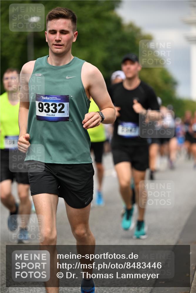 29.06.2025 - hella hamburg halbmarathon Dr. Thomas Lammeyer http://msf.ph/oto/8483446 29.06.2025 10:20:44 Kennedybrücke 1117, 1240, 1244, 1602, 1825, 2347, 2912, 3023, 3030, 3088, 3134, 3156, 3176, 3484, 3687, 5036, 6024, 6742, 7257, 7358, 7360, 7376, 7792, 7924, 7928, 8263, 8317, 8619, 8707, 8847, 8857, 9091, 9208, 9332, 9492, 9664, 9675, 9676, 9891, 10076, 10165, 10314, 10317, 10320, 10391, 10575, 10926, 11236, 11335, 11344, 11345, 11410, 11428 meine-sportfotos.de