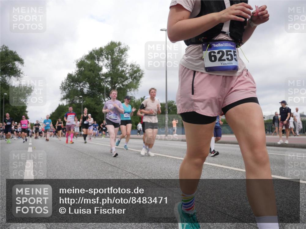 29.06.2025 - hella hamburg halbmarathon Luisa Fischer http://msf.ph/oto/8483471 29.06.2025 10:51:14 Kennedybrücke 11738, 4974, 6255, 1434, 2163, 2195, 2407, 2418, 2882, 3468, 4974, 6255, 6256, 6879, 9018, 9356, 10075, 10777 meine-sportfotos.de