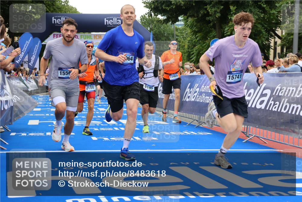 29.06.2025 - hella hamburg halbmarathon Strokosch-Dieckow http://msf.ph/oto/8483618 29.06.2025 10:45:17 Ziel 1697, 2188, 2367, 2470, 3186, 5706, 6054, 6375, 7087, 9105, 10064, 11469, 12783, 14703, 15563, 15636, 15651, 15741, 15760, 16513, 17120, 17499, 18346, 18407, 18718 meine-sportfotos.de