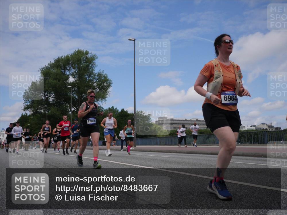 29.06.2025 - hella hamburg halbmarathon Luisa Fischer http://msf.ph/oto/8483667 29.06.2025 11:23:27 Kennedybrücke 5879, 7282, 12095, 13328, 6964, 4142, 4917, 4918, 5874, 6106, 6834, 6964, 7282, 7853, 8283, 9410 meine-sportfotos.de