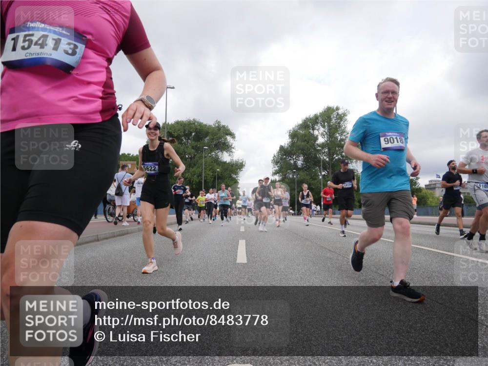 29.06.2025 - hella hamburg halbmarathon Luisa Fischer http://msf.ph/oto/8483778 29.06.2025 10:51:21 Kennedybrücke 15413, 5622, 12104, 138, 9018, 1337, 9101, 1045, 1434, 2148, 2195, 2418, 2994, 3468, 3504, 4037, 4588, 7412, 8310, 8948, 9018, 10075 meine-sportfotos.de