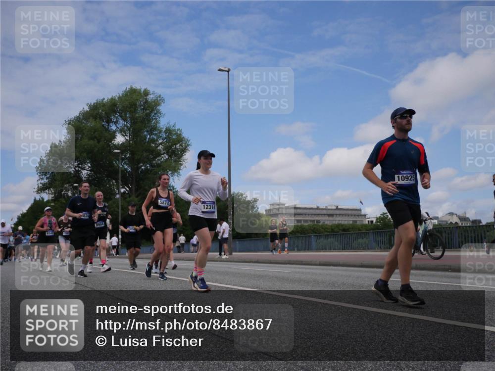 29.06.2025 - hella hamburg halbmarathon Luisa Fischer http://msf.ph/oto/8483867 29.06.2025 11:23:32 Kennedybrücke 6547, 1746, 834, 8994, 5874, 12314, 10925, 4060, 4135, 5874, 6058, 6547, 6834, 6856, 7282, 8283, 9344 meine-sportfotos.de