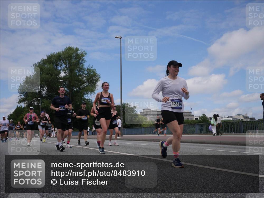 29.06.2025 - hella hamburg halbmarathon Luisa Fischer http://msf.ph/oto/8483910 29.06.2025 11:23:33 Kennedybrücke 6547, 6834, 94, 0656, 587, 1771, 12314, 4060, 4135, 5874, 6058, 6547, 6834, 6856, 7282, 8283, 9344 meine-sportfotos.de