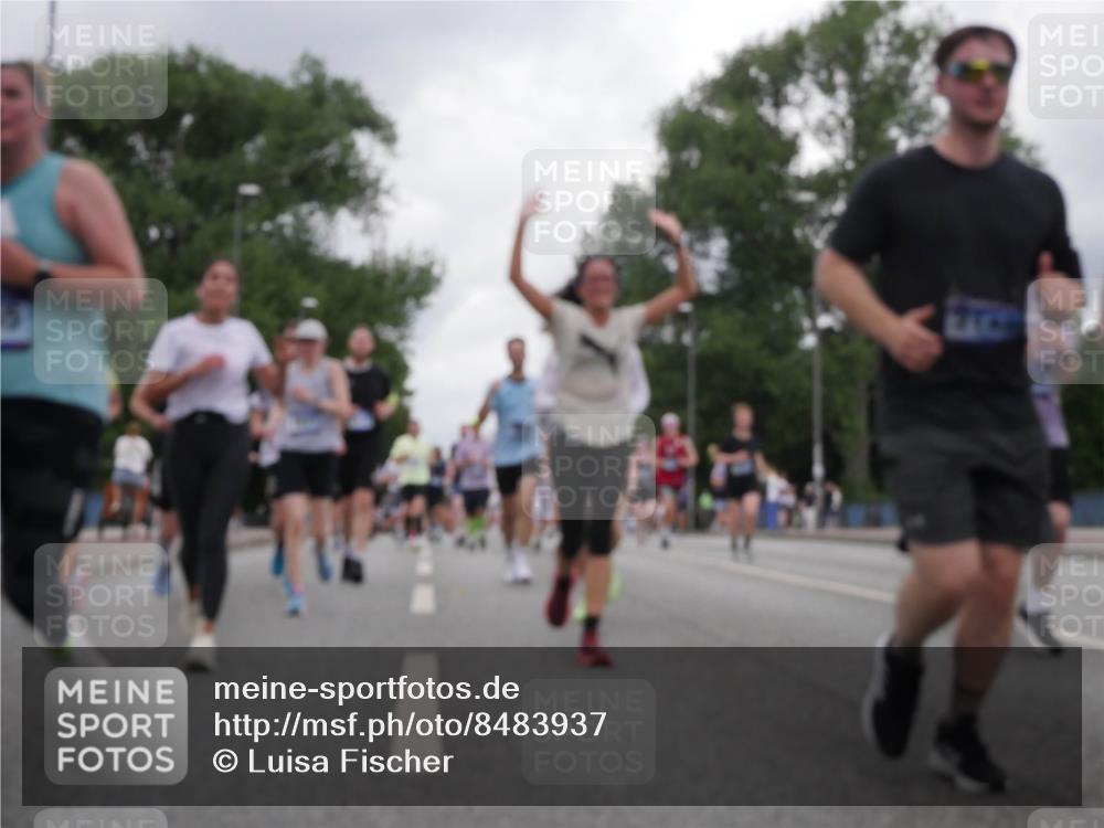 29.06.2025 - hella hamburg halbmarathon Luisa Fischer http://msf.ph/oto/8483937 29.06.2025 10:51:25 Kennedybrücke 1045, 1645, 2148, 2195, 2994, 3468, 3504, 3933, 4037, 4588, 5886, 7412, 8310, 8948, 9696 meine-sportfotos.de