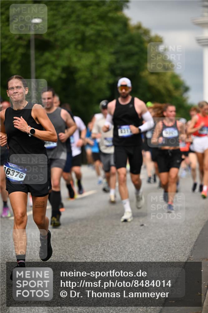 29.06.2025 - hella hamburg halbmarathon Dr. Thomas Lammeyer http://msf.ph/oto/8484014 29.06.2025 10:20:48 Kennedybrücke 1117, 1240, 1602, 1825, 2347, 2912, 3023, 3030, 3088, 3134, 3450, 3687, 5036, 5037, 6024, 6742, 6948, 7257, 7358, 7360, 7376, 7792, 7924, 7928, 8263, 8317, 8513, 8619, 8847, 8857, 9091, 9208, 9332, 9492, 9664, 9675, 9676, 9891, 10076, 10165, 10314, 10317, 10320, 10391, 10575, 10926, 11236, 11335, 11410, 11428 meine-sportfotos.de