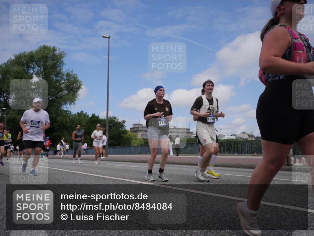 29.06.2025 - hella hamburg halbmarathon Luisa Fischer http://msf.ph/oto/8484084 29.06.2025 11:23:38 Kennedybrücke 1746, 17467, 13575, 1582, 1739, 4060, 4135, 4386, 4620, 5183, 5874, 6058, 6265, 6547, 6656, 6834, 6856, 9344 meine-sportfotos.de