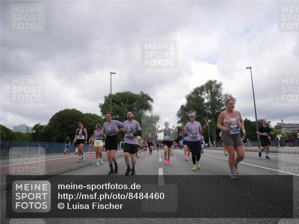 29.06.2025 - hella hamburg halbmarathon Luisa Fischer http://msf.ph/oto/8484460 29.06.2025 10:51:37 Kennedybrücke 4184, 18852, 186, 16305, 1639, 18474, 1246, 1639, 2627, 2704, 3049, 4856, 5952, 6950, 7427, 7970, 8077, 9696, 9787 meine-sportfotos.de