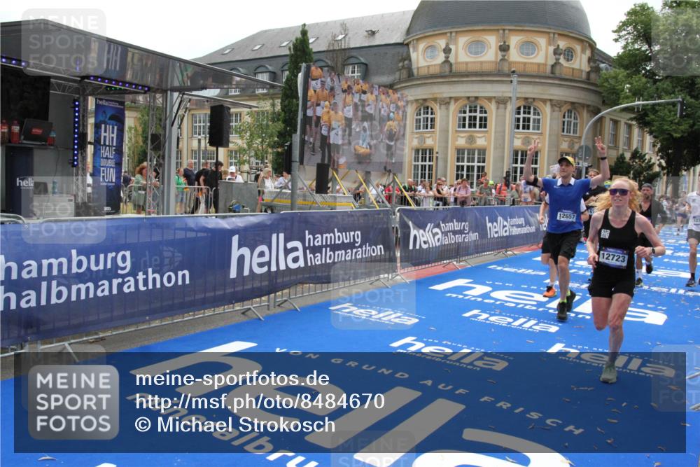 29.06.2025 - hella hamburg halbmarathon Michael Strokosch http://msf.ph/oto/8484670 29.06.2025 10:43:09 Ziel 4229, 6721, 7451, 9833, 10251, 10469, 11177, 12153, 12657, 12723, 12776, 12839, 15255, 17177, 19038 meine-sportfotos.de