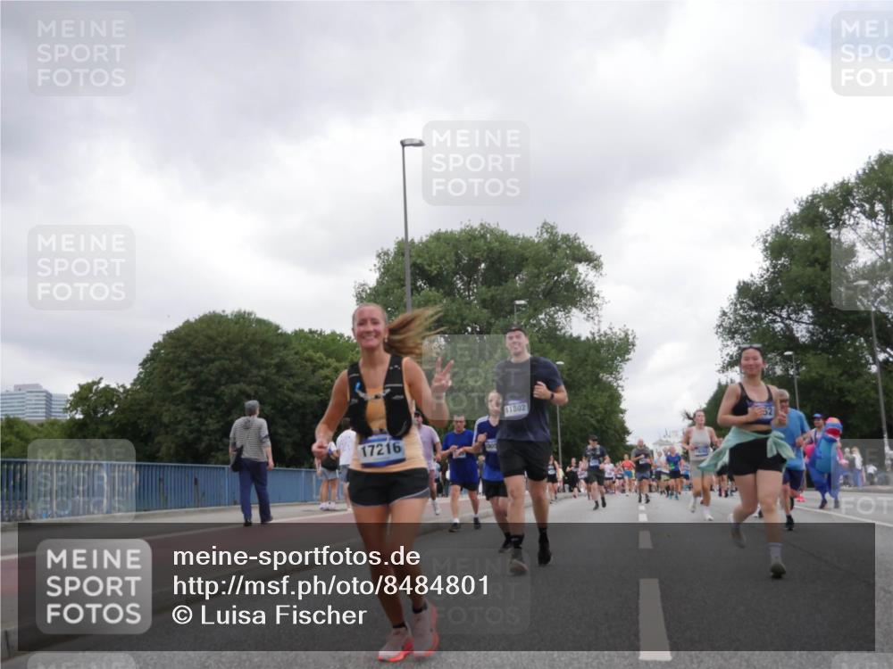 29.06.2025 - hella hamburg halbmarathon Luisa Fischer http://msf.ph/oto/8484801 29.06.2025 10:51:45 Kennedybrücke 17216, 130, 11802, 1463, 3049, 3077, 3215, 5714, 5952, 6950, 7427, 8077, 9775, 9787, 10366 meine-sportfotos.de
