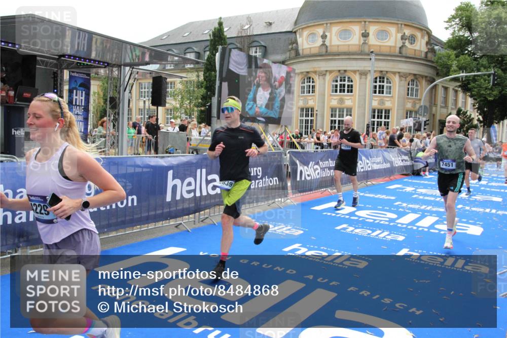 29.06.2025 - hella hamburg halbmarathon Michael Strokosch http://msf.ph/oto/8484868 29.06.2025 10:43:12 Ziel 1675, 4229, 6721, 7026, 7093, 7451, 9833, 10251, 11177, 12153, 12657, 12723, 12776, 12839, 15255, 15706, 17177, 18304, 19038 meine-sportfotos.de