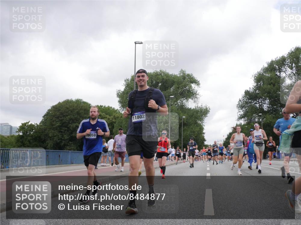 29.06.2025 - hella hamburg halbmarathon Luisa Fischer http://msf.ph/oto/8484877 29.06.2025 10:51:46 Kennedybrücke 0059, 11802, 16686, 18262, 183, 1463, 1720, 3049, 3077, 3215, 5714, 5952, 6950, 9775, 9787, 10366 meine-sportfotos.de