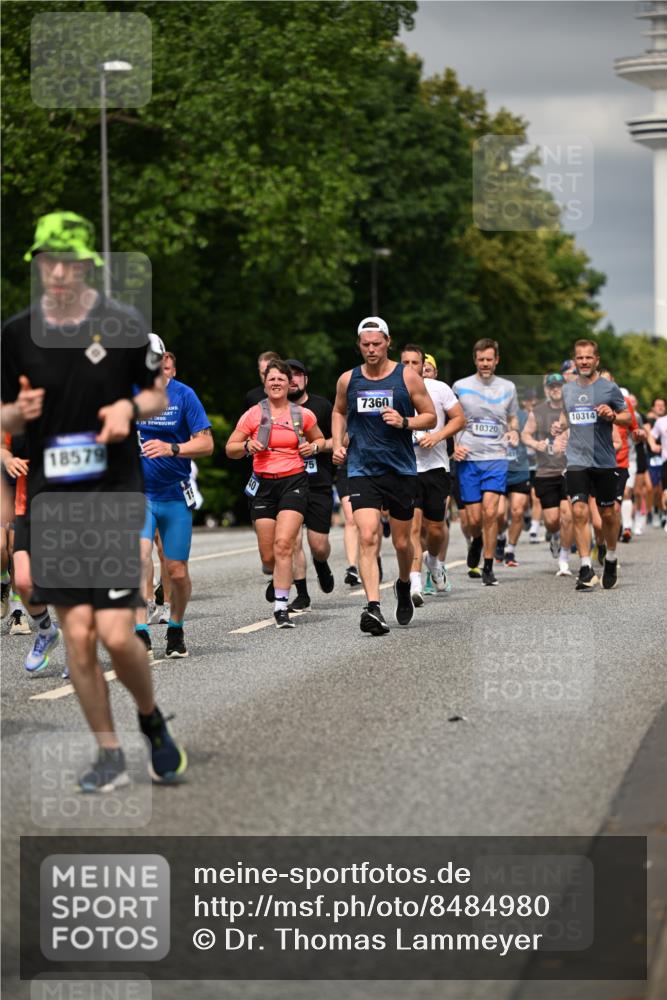 29.06.2025 - hella hamburg halbmarathon Dr. Thomas Lammeyer http://msf.ph/oto/8484980 29.06.2025 10:20:55 Kennedybrücke 1117, 1240, 1602, 1825, 2347, 3023, 3088, 3450, 3622, 5036, 5037, 6328, 6488, 6941, 6948, 7257, 7345, 7358, 7360, 7376, 7924, 7928, 8317, 8513, 8619, 8857, 8983, 9091, 9208, 9332, 9492, 9664, 9675, 9676, 10165, 10314, 10317, 10320, 10391, 10926, 11335, 11410 meine-sportfotos.de