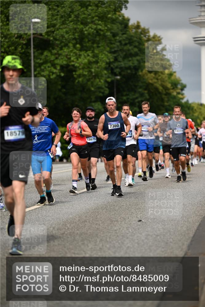 29.06.2025 - hella hamburg halbmarathon Dr. Thomas Lammeyer http://msf.ph/oto/8485009 29.06.2025 10:20:55 Kennedybrücke 1117, 1240, 1602, 1825, 2347, 3023, 3088, 3450, 3622, 5036, 5037, 6328, 6488, 6941, 6948, 7257, 7345, 7358, 7360, 7376, 7924, 7928, 8317, 8513, 8619, 8857, 8983, 9091, 9208, 9332, 9492, 9664, 9675, 9676, 10165, 10314, 10317, 10320, 10391, 10926, 11335, 11410 meine-sportfotos.de