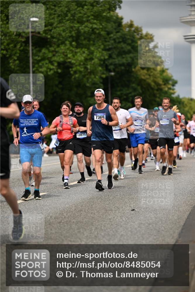 29.06.2025 - hella hamburg halbmarathon Dr. Thomas Lammeyer http://msf.ph/oto/8485054 29.06.2025 10:20:55 Kennedybrücke 1117, 1240, 1602, 1825, 2347, 3023, 3088, 3450, 3622, 5036, 5037, 6328, 6488, 6941, 6948, 7257, 7345, 7358, 7360, 7376, 7924, 7928, 8317, 8513, 8619, 8857, 8983, 9091, 9208, 9332, 9492, 9664, 9675, 9676, 10165, 10314, 10317, 10320, 10391, 10926, 11335, 11410 meine-sportfotos.de