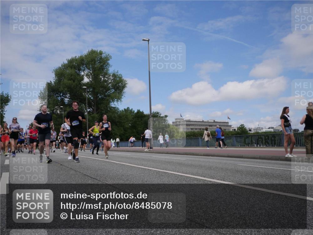 29.06.2025 - hella hamburg halbmarathon Luisa Fischer http://msf.ph/oto/8485078 29.06.2025 11:24:07 Kennedybrücke 16387, 18565, 4645, 6646, 7458, 7549, 7550, 7551, 7877, 7878, 8703, 8872 meine-sportfotos.de