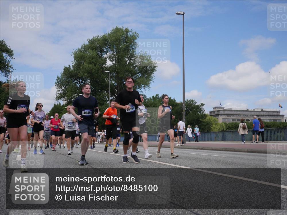29.06.2025 - hella hamburg halbmarathon Luisa Fischer http://msf.ph/oto/8485100 29.06.2025 11:24:08 Kennedybrücke 301, 11508, 1489, 13075, 4645, 18387, 1825, 4645, 6646, 7458, 7549, 7550, 7551, 7878, 8703, 8872, 9431 meine-sportfotos.de