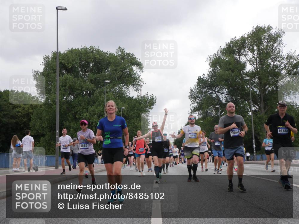 29.06.2025 - hella hamburg halbmarathon Luisa Fischer http://msf.ph/oto/8485102 29.06.2025 10:51:55 Kennedybrücke 27, 5585, 15357, 17562, 17563, 7394, 1701, 9691, 293, 16722, 1392, 1701, 1720, 3215, 5010, 5714, 7394, 9552, 9691, 10794 meine-sportfotos.de