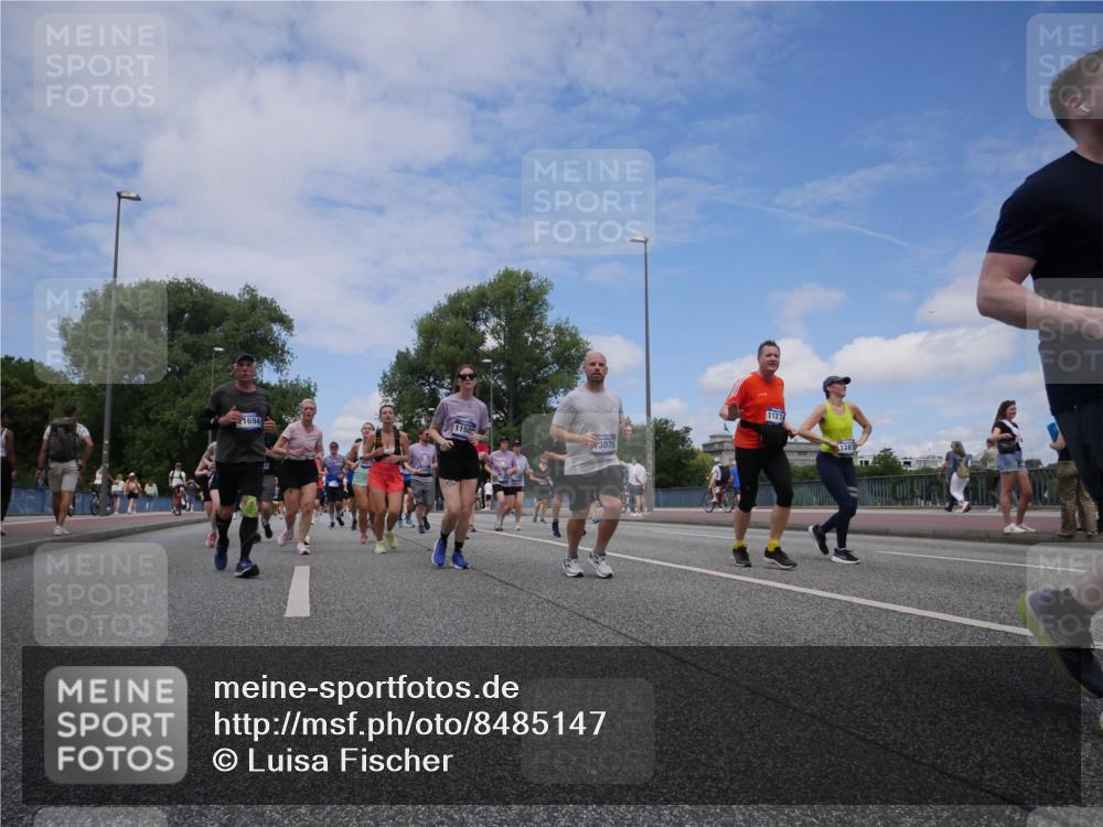 29.06.2025 - hella hamburg halbmarathon Luisa Fischer http://msf.ph/oto/8485147 29.06.2025 11:24:11 Kennedybrücke 1694, 1150, 3075, 11274, 1287, 1546, 4645, 5380, 5699, 5787, 6646, 7458, 7549, 7550, 7551, 7662, 8703, 9431 meine-sportfotos.de