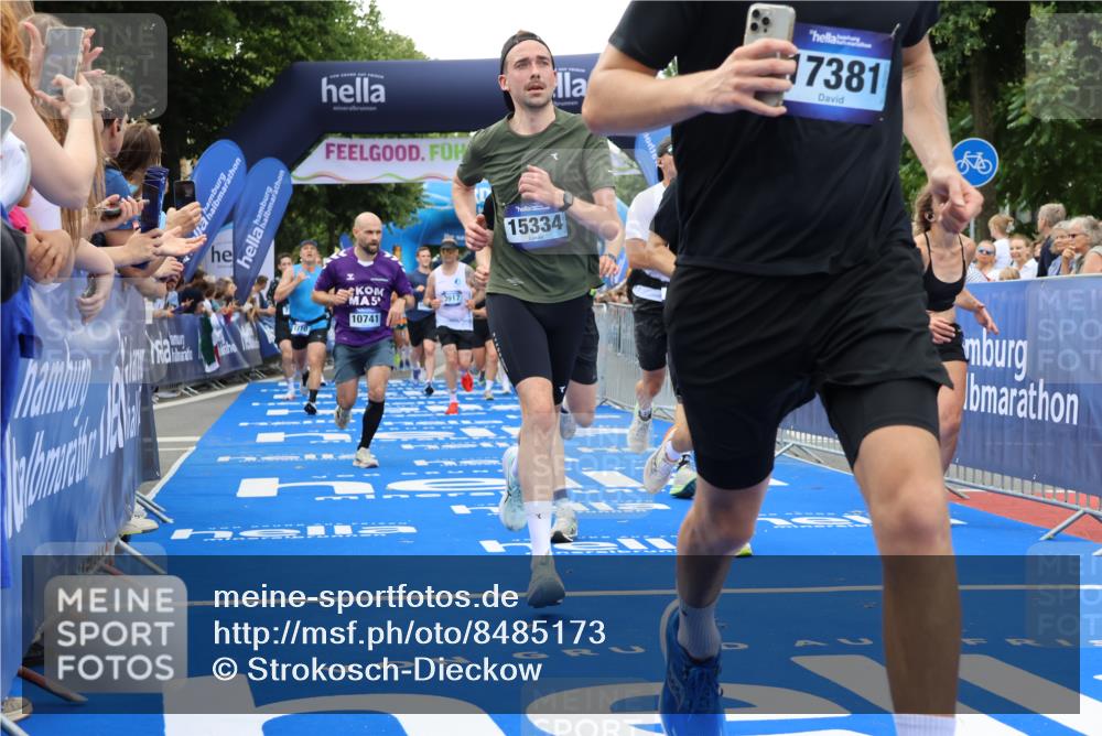 29.06.2025 - hella hamburg halbmarathon Strokosch-Dieckow http://msf.ph/oto/8485173 29.06.2025 10:45:02 Ziel 1171, 1424, 1520, 2270, 2890, 3917, 4997, 6266, 6575, 6819, 7709, 7843, 9030, 9302, 9710, 10313, 10741, 11688, 13919, 15334, 15365, 16058, 16685, 16689, 17381, 17382, 17544, 17960, 18055 meine-sportfotos.de