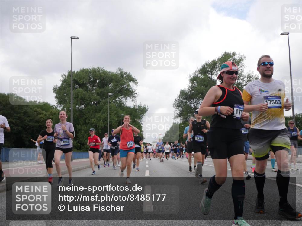 29.06.2025 - hella hamburg halbmarathon Luisa Fischer http://msf.ph/oto/8485177 29.06.2025 10:51:58 Kennedybrücke 2037, 17046, 15357, 18282, 175, 17563, 1701, 9552, 1157, 1392, 1701, 1720, 3215, 4327, 5010, 7394, 8719, 9552, 9691, 10794 meine-sportfotos.de