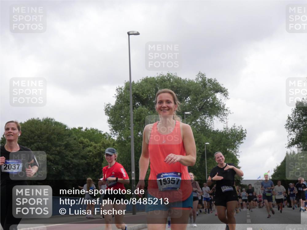 29.06.2025 - hella hamburg halbmarathon Luisa Fischer http://msf.ph/oto/8485213 29.06.2025 10:52:00 Kennedybrücke 2037, 15357, 325, 12192, 1157, 1174, 1175, 1392, 1701, 4327, 5010, 7394, 8719, 9552, 9691, 10794 meine-sportfotos.de