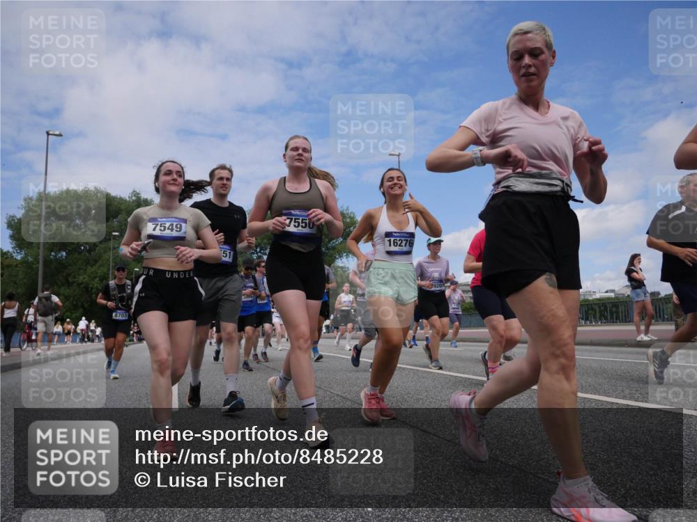 29.06.2025 - hella hamburg halbmarathon Luisa Fischer http://msf.ph/oto/8485228 29.06.2025 11:24:14 Kennedybrücke 8703, 7549, 51, 7550, 16276, 920, 1546, 4645, 5380, 5699, 5787, 6646, 7458, 7549, 7550, 7551, 7662, 8703, 9431 meine-sportfotos.de