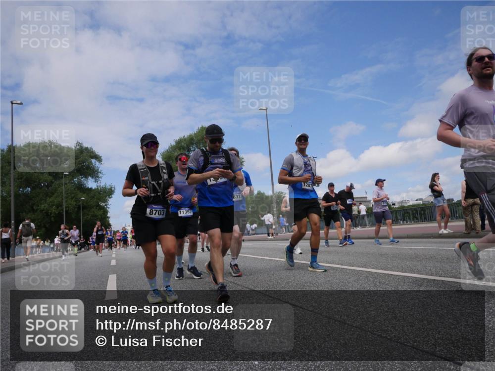 29.06.2025 - hella hamburg halbmarathon Luisa Fischer http://msf.ph/oto/8485287 29.06.2025 11:24:16 Kennedybrücke 8703, 11357, 8373, 12877, 1546, 5380, 5699, 5787, 6646, 7458, 7549, 7550, 7551, 7662, 8703, 9431 meine-sportfotos.de